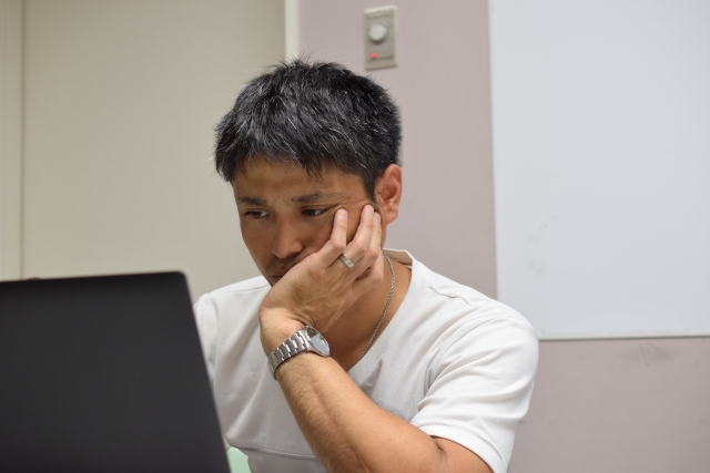 2.「募集していることが分かる」採用サイトをつくってますか？