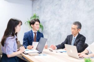 面接官のスキル向上のためのトレーニング方法